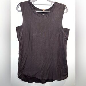 Lunya size small sleeveless top